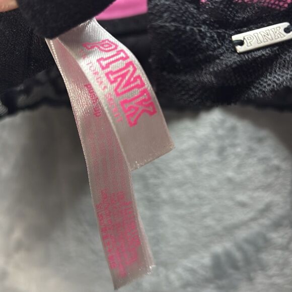 Victoria’s Secret Pink Black Lace Pushup Wireless Around Neck Detail Size Small - Picture 7 of 8